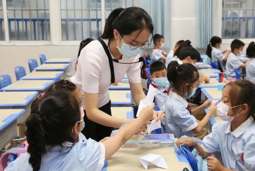 徐州中小學(xué)課后服務(wù)全面啟動(dòng) 周五無作業(yè)，看護(hù)服務(wù)暖人心